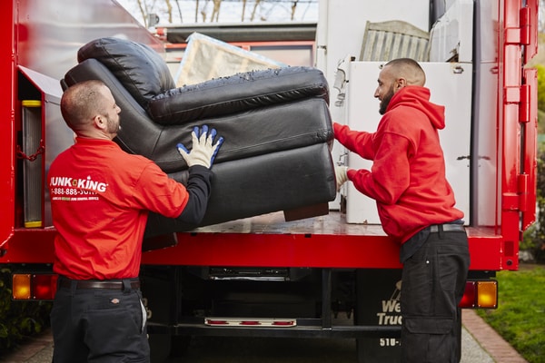 How Does Junk Removal Work in Northwest San Antonio