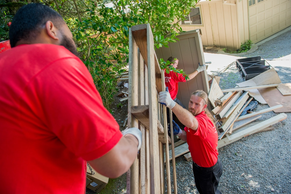 Professional junk removal services in Nob Hill, CA
